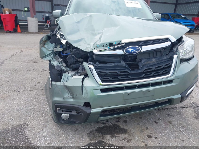 2017 SUBARU FORESTER auction photo 6
