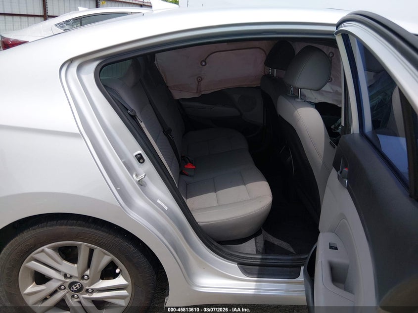 2019 HYUNDAI ELANTRA auction photo 8