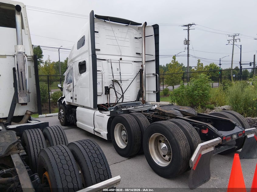 2020 VOLVO VNL auction photo 3