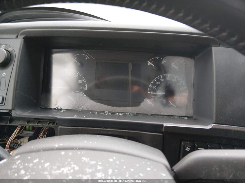 2020 VOLVO VNL auction photo 6