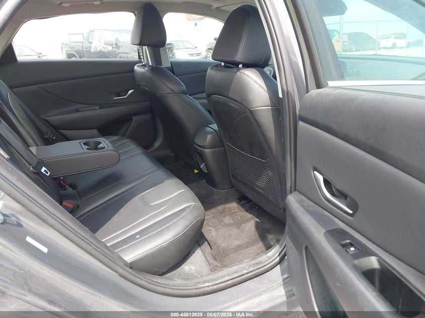 2024 HYUNDAI ELANTRA auction photo 8