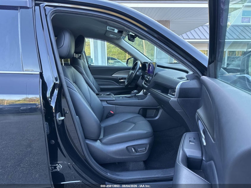 2024 TOYOTA GRAND HIGHLANDER auction photo 5