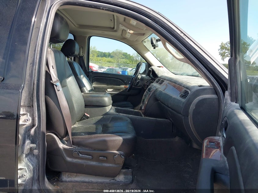 2010 CHEVROLET SUBURBAN 1500 auction photo 5