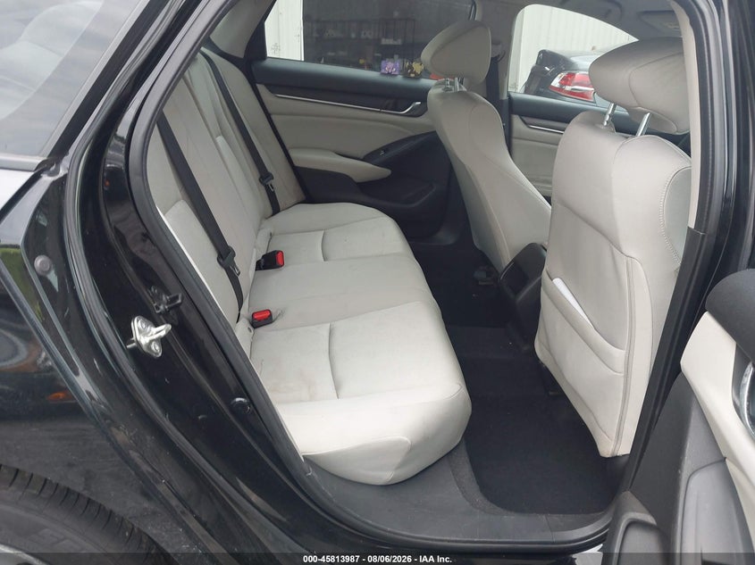 2018 HONDA ACCORD auction photo 8