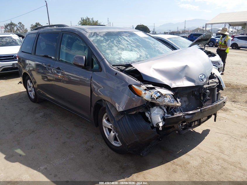 Vin: 5tdkk3dc8es471178, lot: 46312882, toyota sienna le v6 8 passenger 2014 img_1