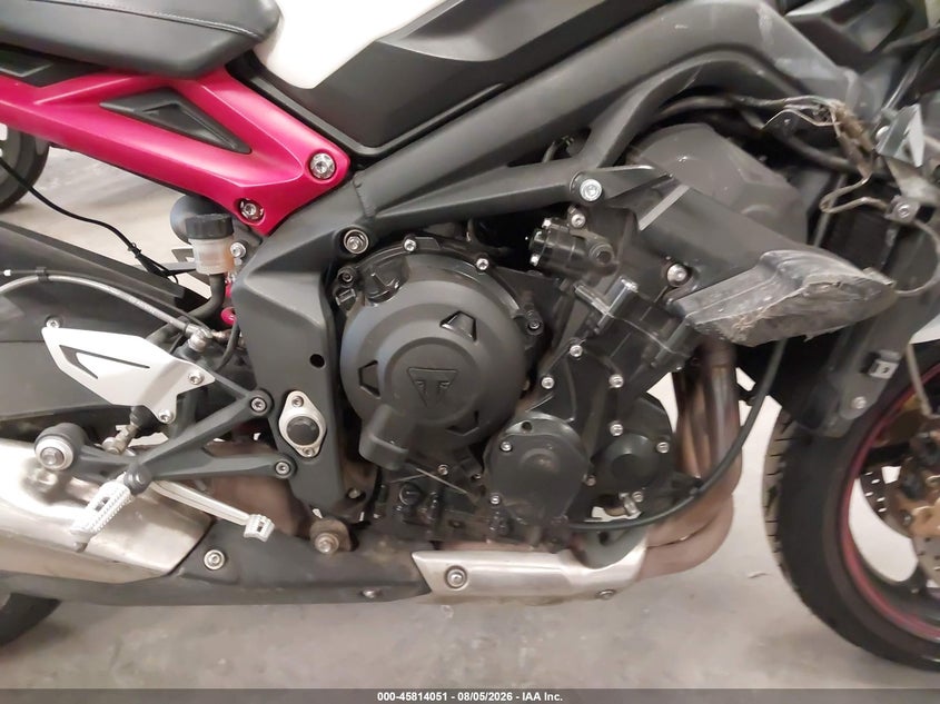 2014 TRIUMPH MOTORCYCLE STREET TRIPLE auction photo 8