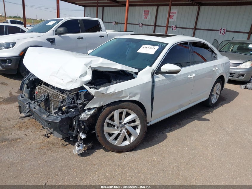 2018 VOLKSWAGEN PASSAT auction photo 2