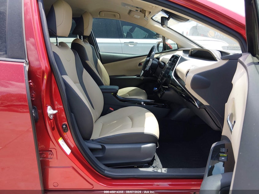 2017 TOYOTA PRIUS auction photo 5