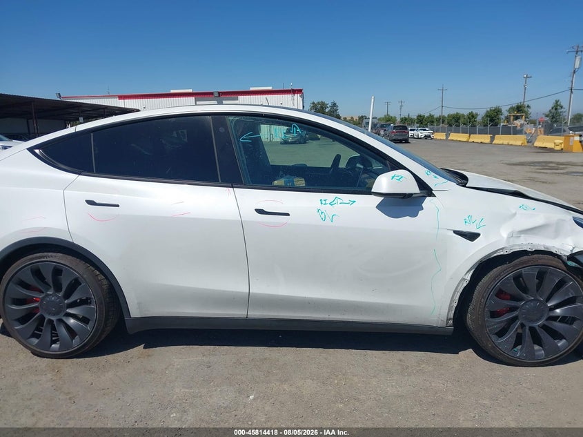 TESLA MODEL Y - zdjęcie 14