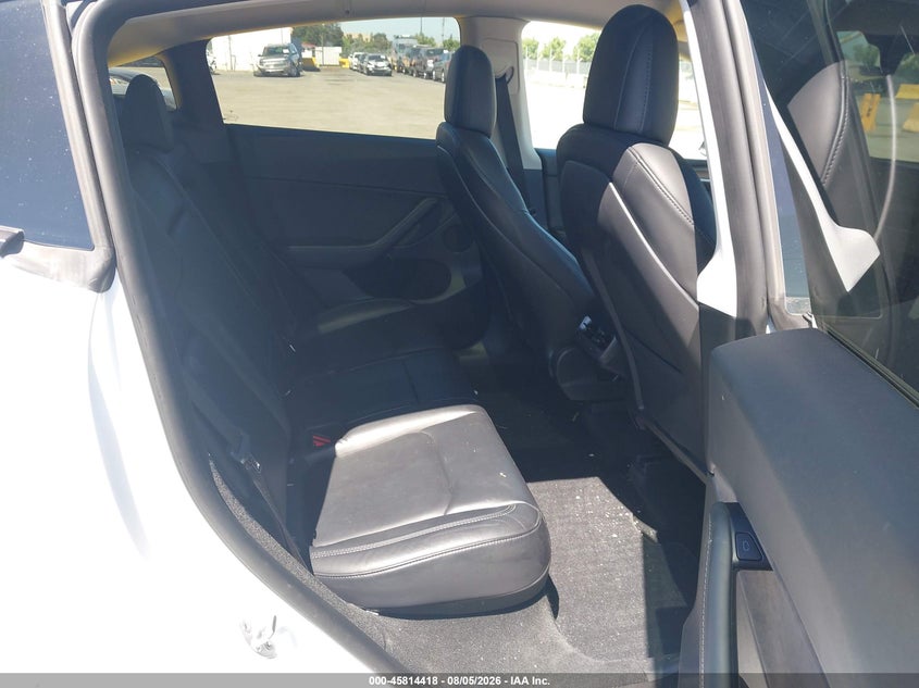 TESLA MODEL Y - zdjęcie 8