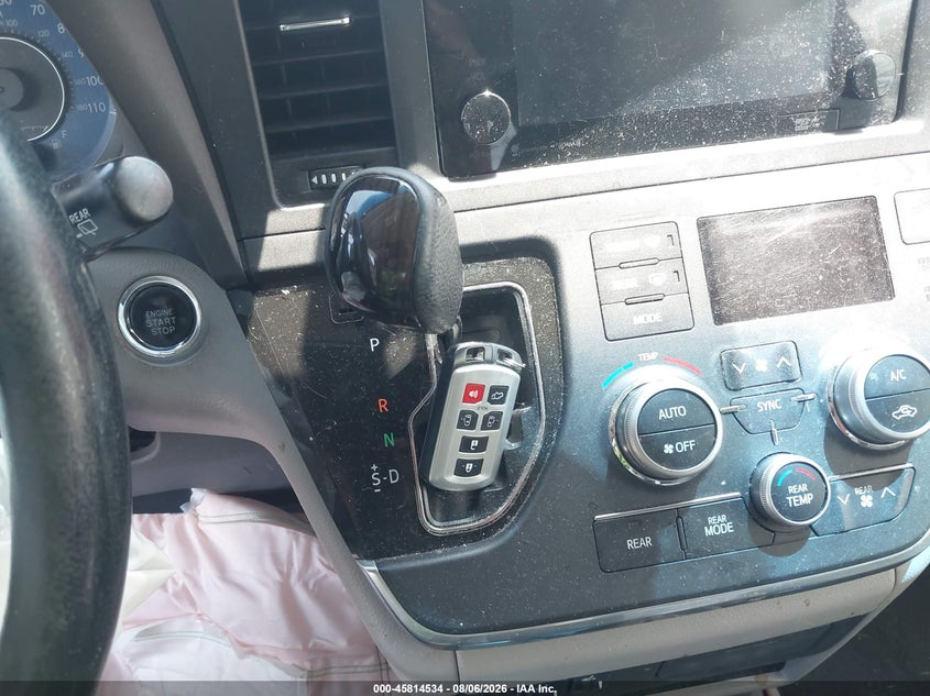 2016 TOYOTA SIENNA VAN 3.5L V-6 DOHC, VVT, 266HP