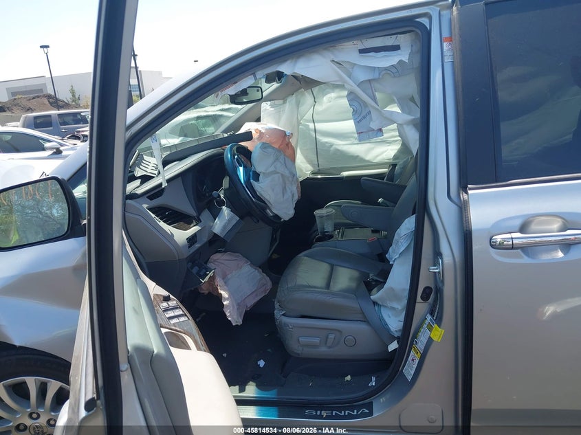 2016 TOYOTA SIENNA VAN 3.5L V-6 DOHC, VVT, 266HP