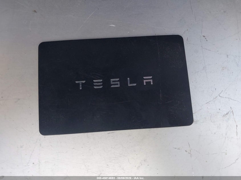 TESLA MODEL 3 - zdjęcie 11