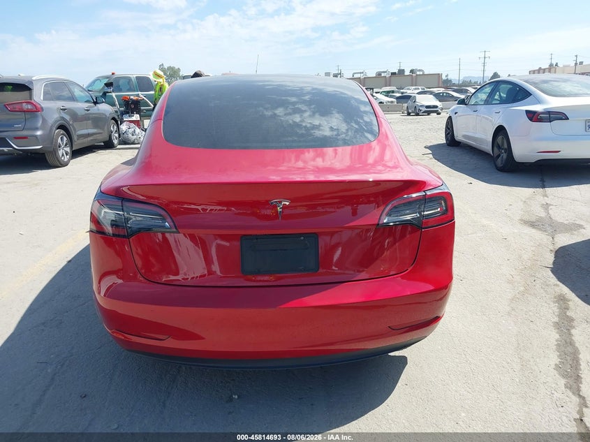 TESLA MODEL 3 - zdjęcie 16