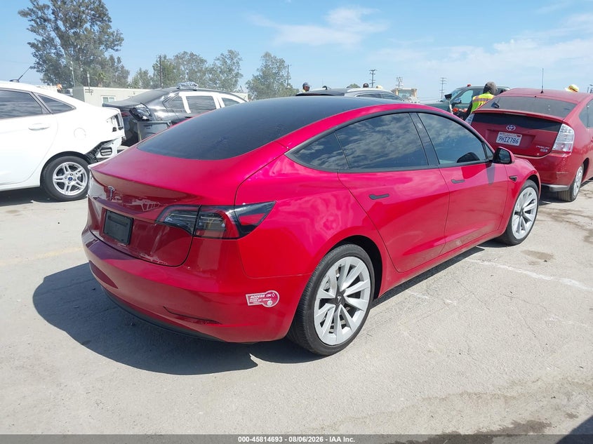 TESLA MODEL 3 - zdjęcie 4