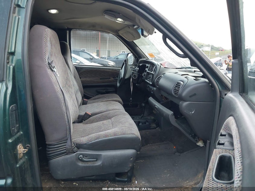 DODGE RAM 1500 2000 VIN 3B7HF13Z8YG162094