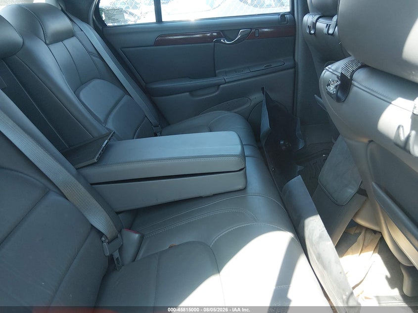 2004 CADILLAC DEVILLE auction photo 8