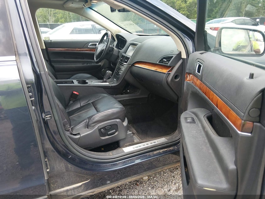 2014 LINCOLN MKT auction photo 5