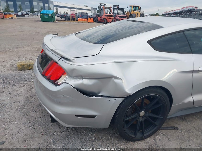 FORD MUSTANG - zdjęcie 20