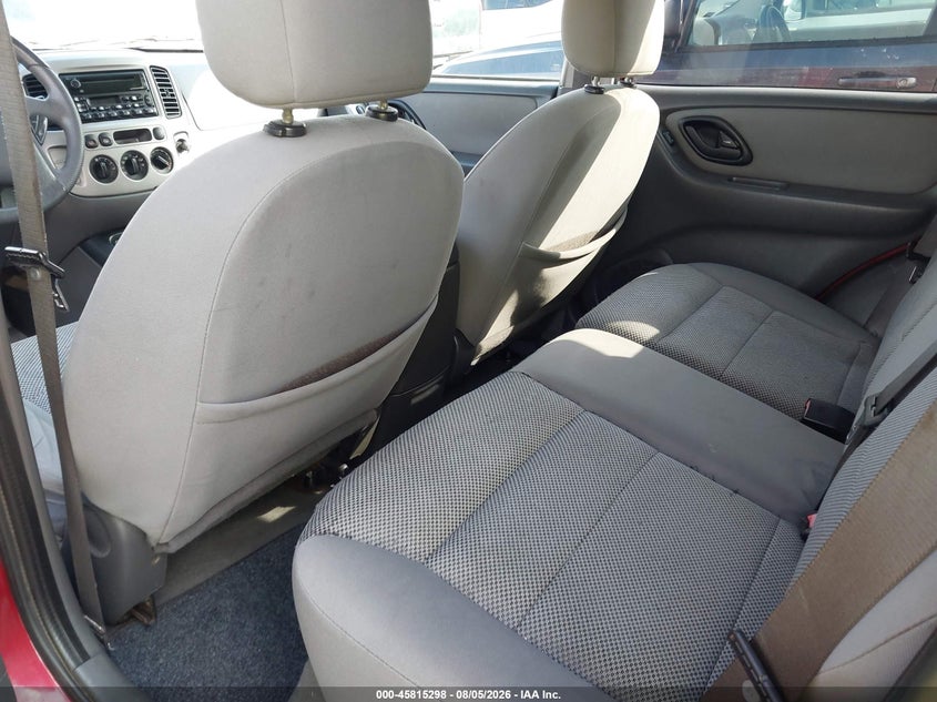 2005 FORD ESCAPE auction photo 8