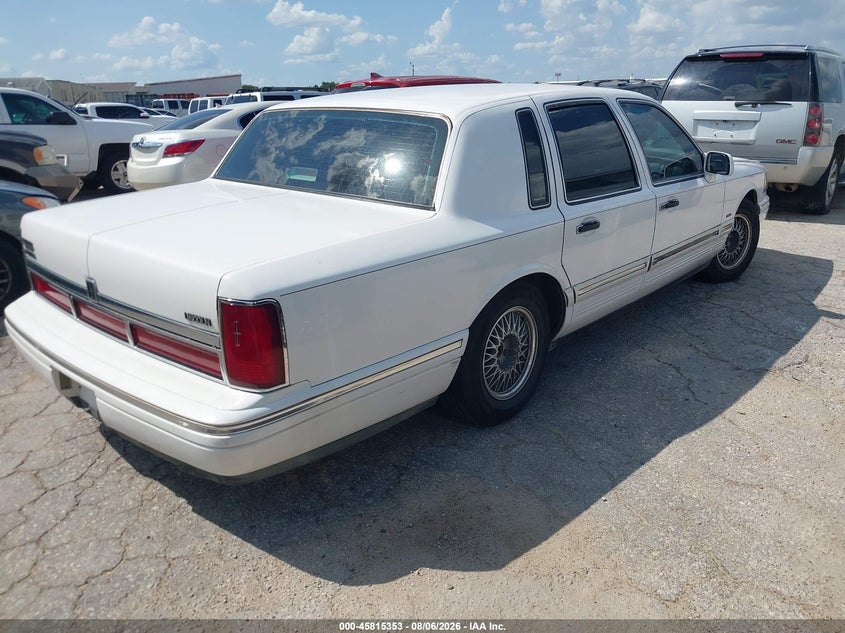 LINCOLN TOWN CAR 1996 VIN 1LNLM82W6TY717697