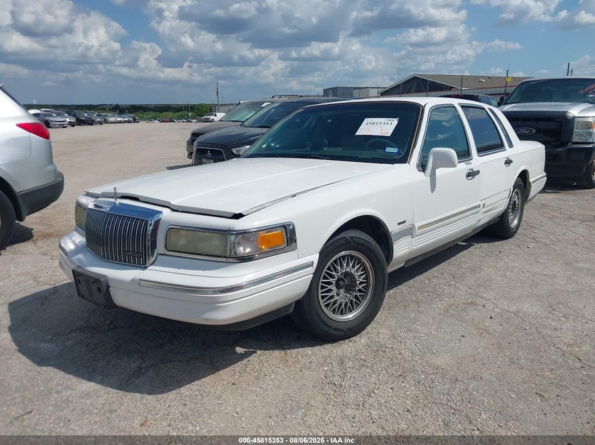 1996 LINCOLN TOWN CAR auction photo 2