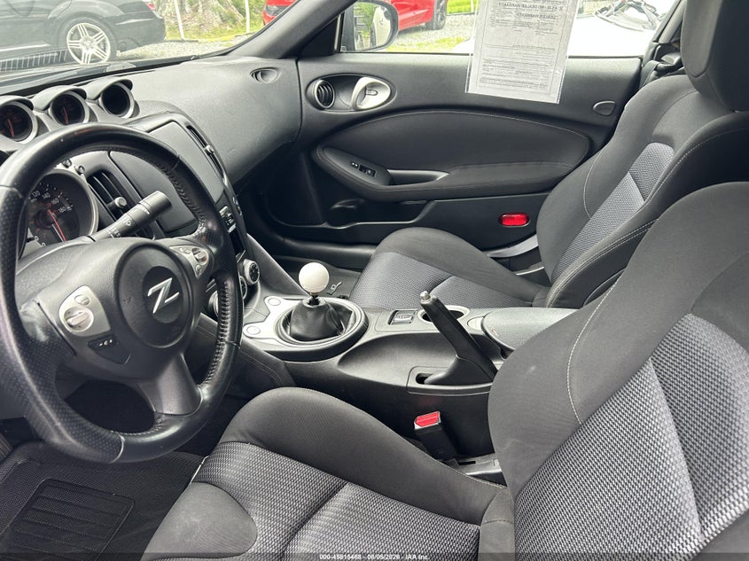 2010 NISSAN 370Z auction photo 5