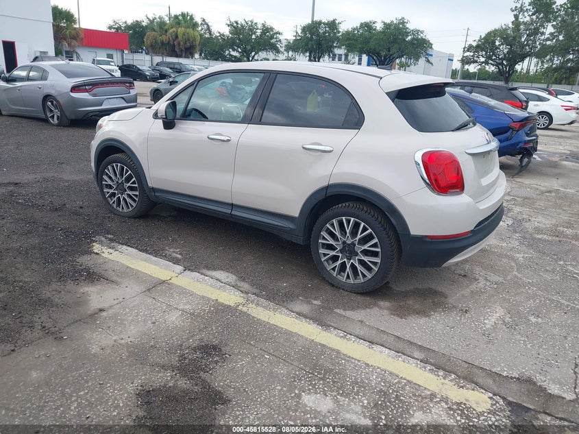 2016 FIAT 500X auction photo 3