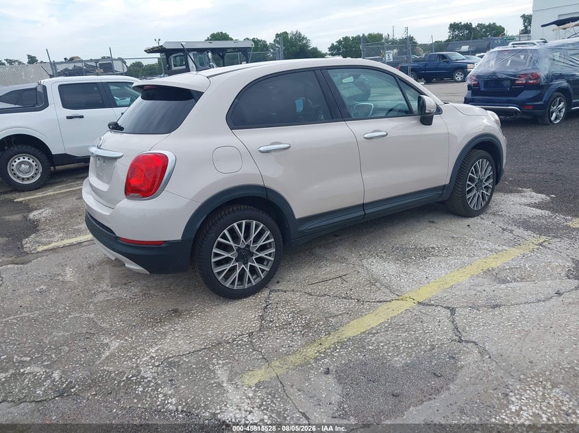 2016 FIAT 500X auction photo 4