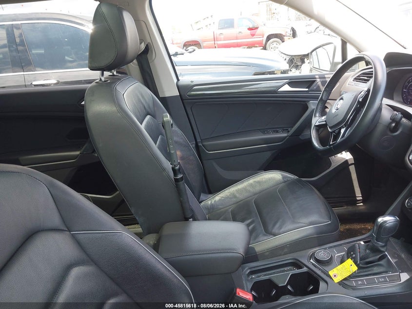 VOLKSWAGEN TIGUAN 2019 VIN 3VV4B7AX9KM064295