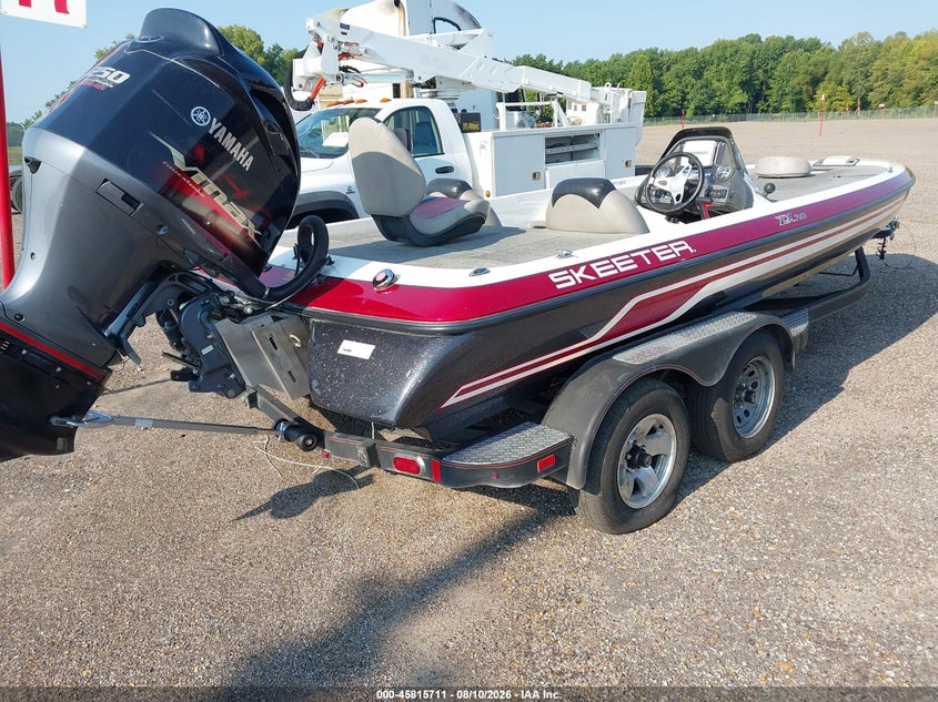 2013 SKEETER ZX20 BASS BOAT auction photo 4