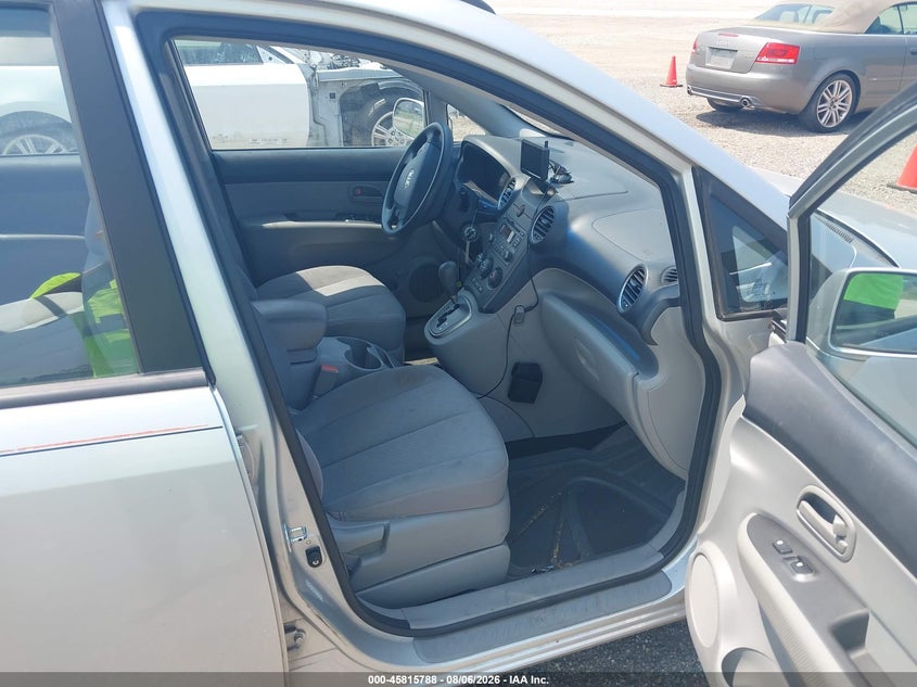 2008 KIA RONDO auction photo 5