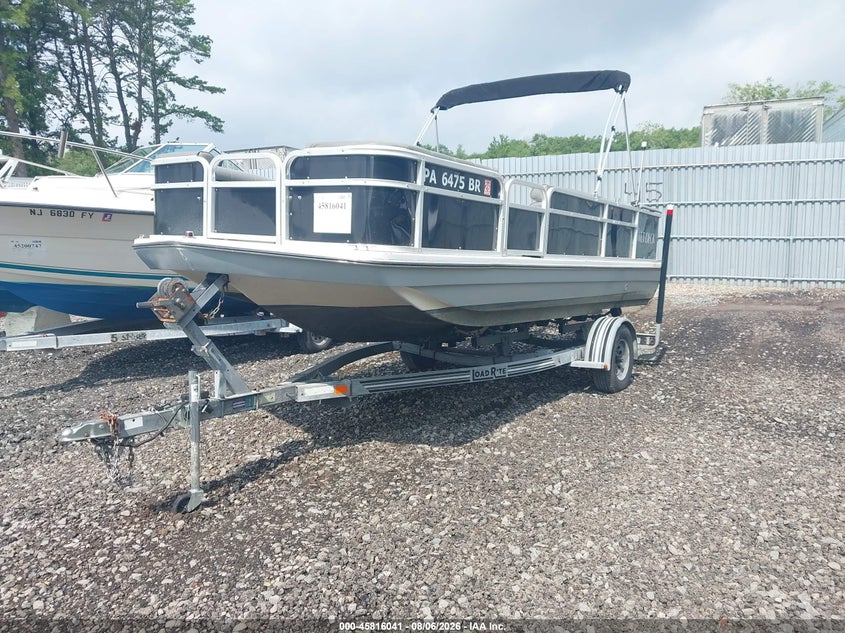 1994 HURRICANE PONTOON auction photo 2