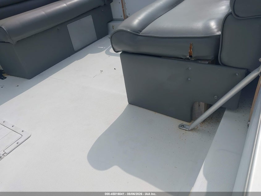 1994 HURRICANE PONTOON auction photo 5