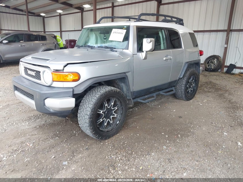 2007 TOYOTA FJ CRUISER auction photo 2