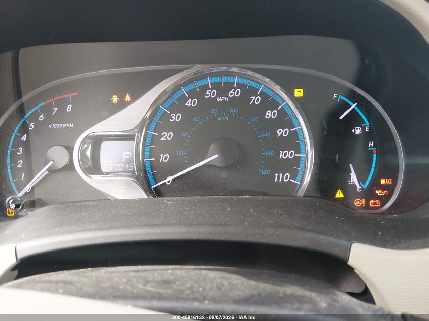2011 TOYOTA SIENNA auction photo 7