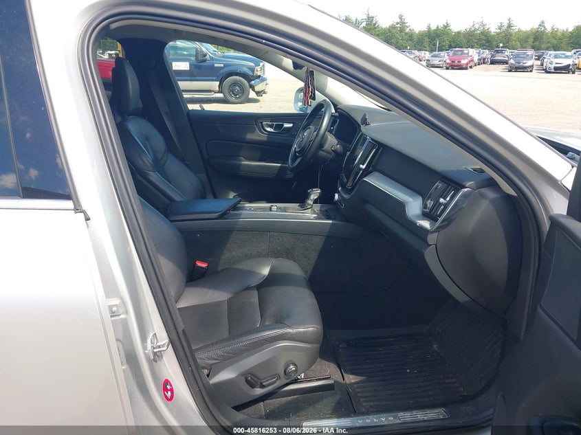 VOLVO XC60 - zdjęcie 5