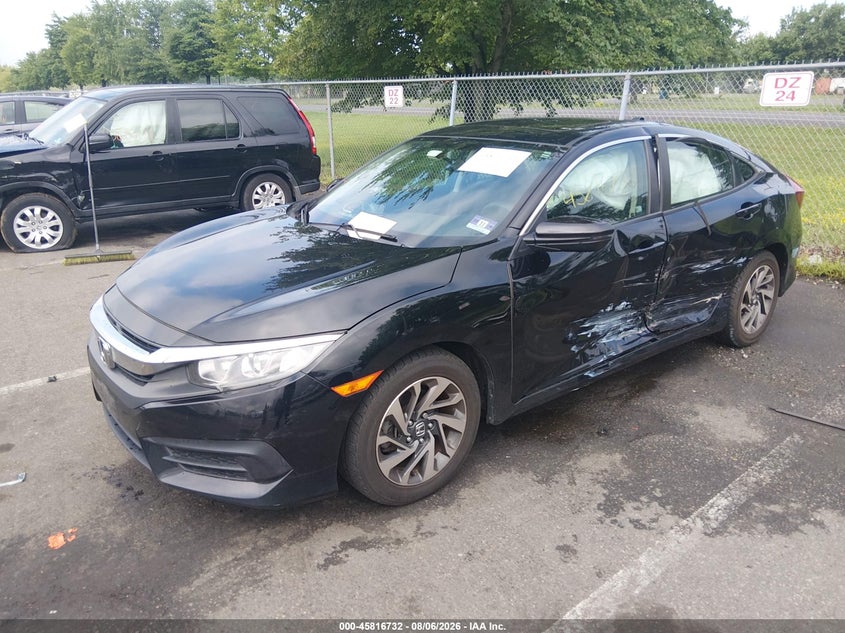 2017 Honda Civic, Левый бок, IAAI, VIN 2HGFC2F71HH572494 — фото 2