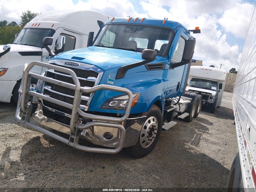 2022 FREIGHTLINER NEW CASCADIA 126 auction photo 2