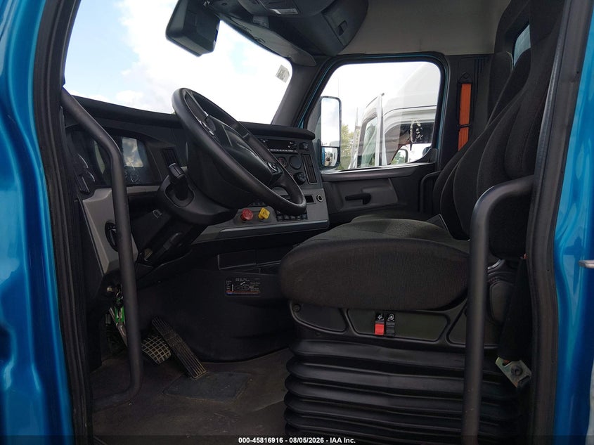 2022 FREIGHTLINER NEW CASCADIA 126 auction photo 7