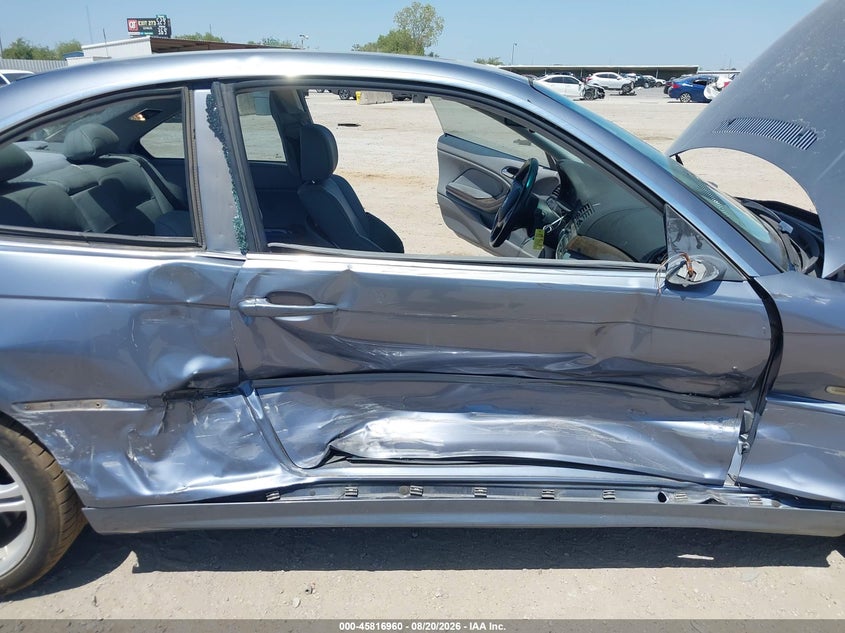 2003 BMW 330CI auction photo 6