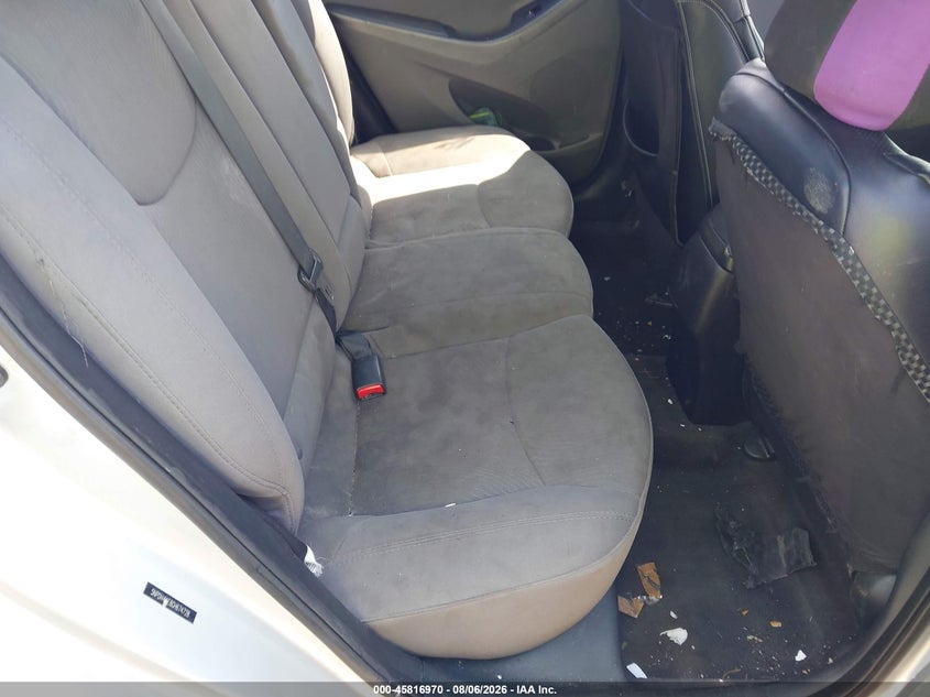 2016 HYUNDAI ELANTRA auction photo 8