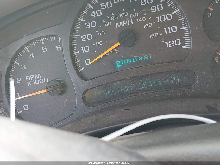 2004 CHEVROLET SUBURBAN 1500 auction photo 6