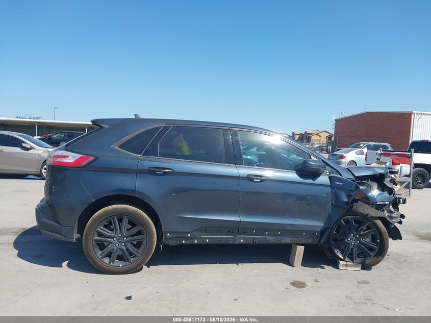 Фото 13 - FORD EDGE