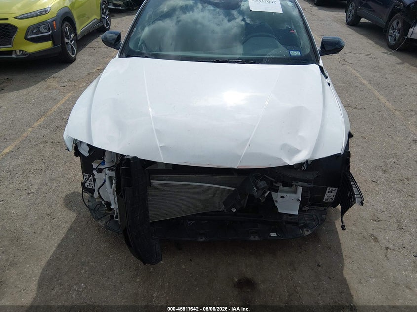 2025 HYUNDAI ELANTRA auction photo 6