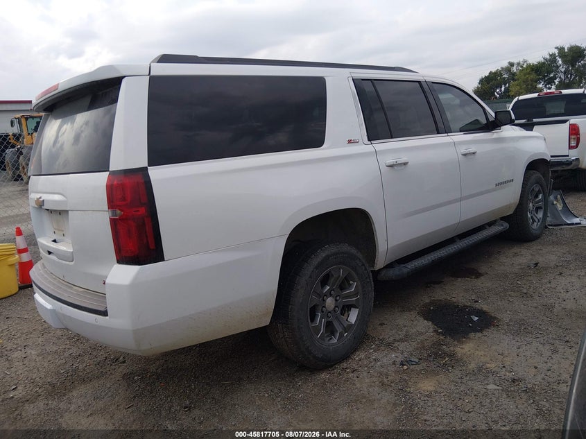CHEVROLET SUBURBAN - zdjęcie 4