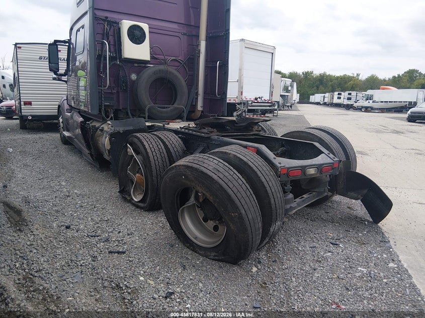 2020 VOLVO VNL auction photo 3