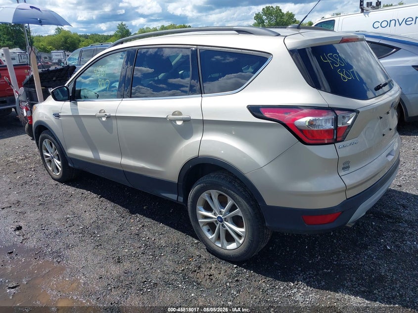 Vin: 1fmcu9gd2huc19623, lot: 46316897, ford escape se 20173