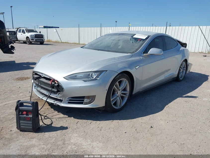 2015 Tesla Model S, Удар сзади, IAAI, VIN 5YJSA1H21FFP69361 — фото 2