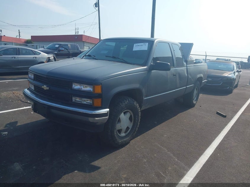 1997 CHEVROLET K1500 auction photo 2